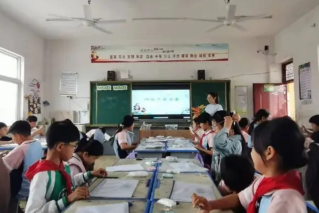 引导学生在实际问题解决中锤炼身手推动差异化教育和个性化指导 引导学生在实际问题解决中锤炼身手推动差异化教育和个性化指导