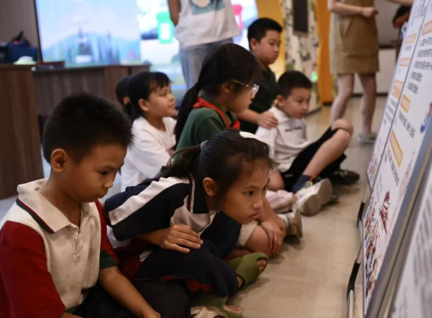 走进村社幼儿园小学展开针对性辅导为留守儿童祖辈开设隔代教育 走进村社幼儿园小学展开针对性辅导为留守儿童祖辈开设隔代教育